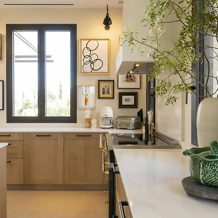 Readhostprofile! 4-bedroom Provence Luxury With Pool Villa Beausoleil
