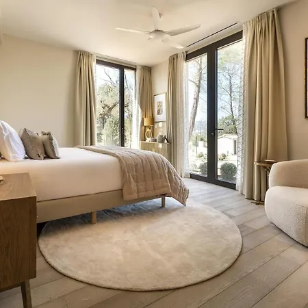 Villa Readhostprofile! 4-bedroom Provence Luxury With Pool *