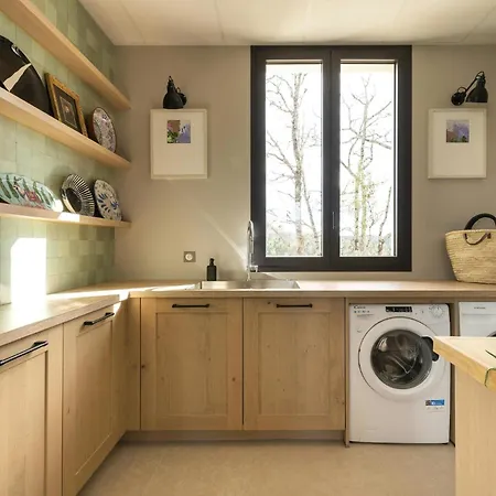 Readhostprofile! 4-bedroom Provence Luxury With Pool