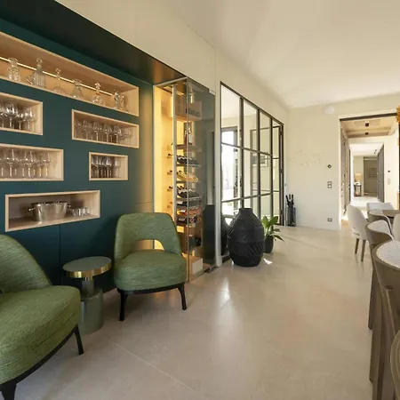 Villa Readhostprofile! 4-bedroom Provence Luxury With Pool